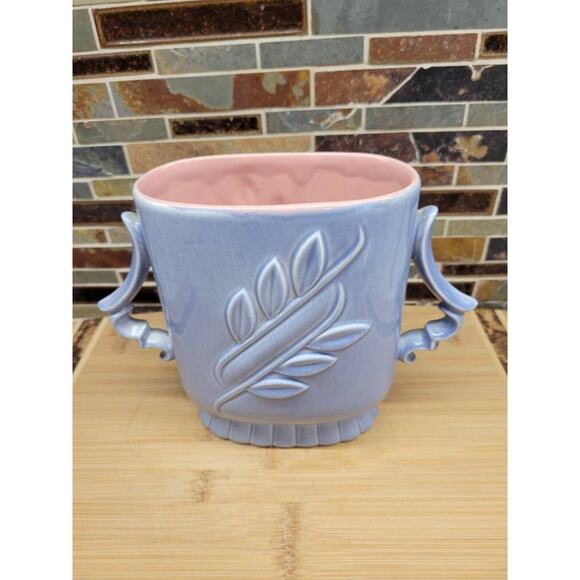 Vintage Red Wing Pottery Vase, Double Handle 1174, Embossed Leaves MCM - Picture 7 of 8